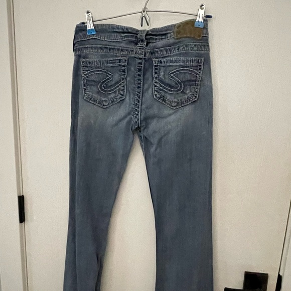 Silver Tuesday Jeans with a 30in inseam. Used condition - Picture 5 of 5
